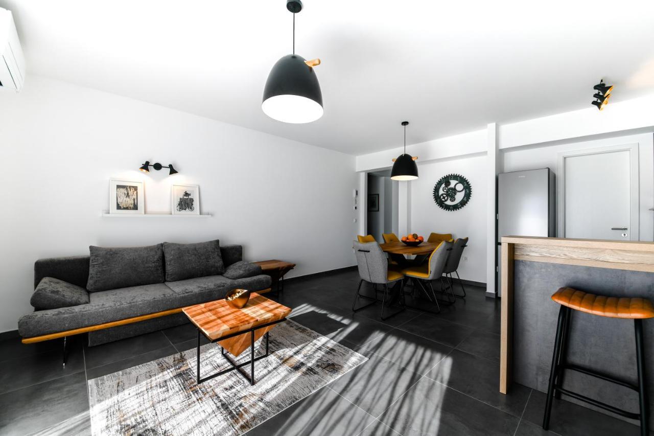 Spacious Apartment Nero With Free Parking Zadar Exterior photo