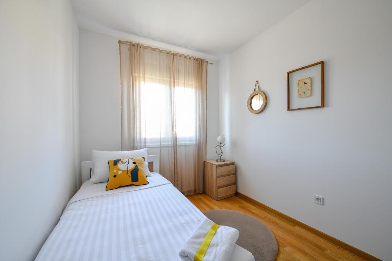 Spacious Apartment Nero With Free Parking Zadar Exterior photo